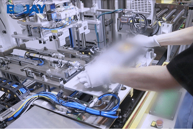 博坤機電車載屏自動組裝測試線 —— 賦能智能座艙產業(yè)快速發(fā)展